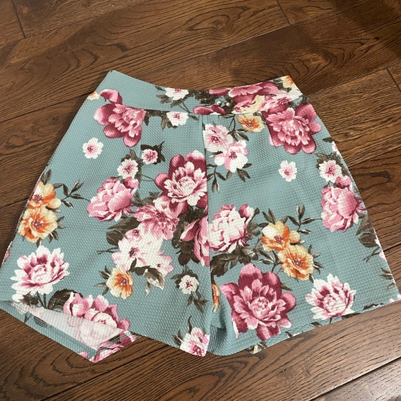 SOPRANO flower skort - Picture 2 of 5
